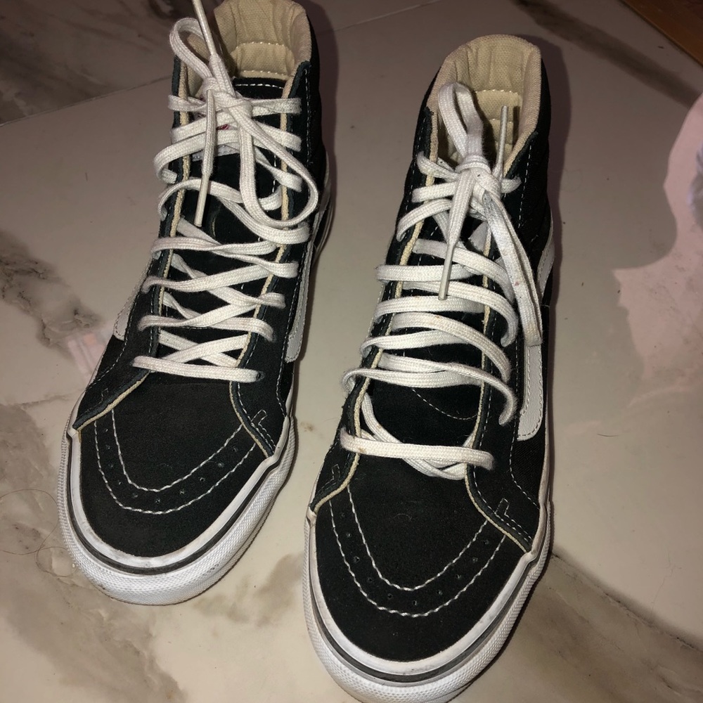 Sk8-Hi Vans (Black/Women’s Size 6)